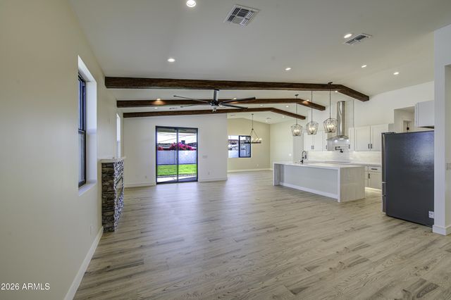 2645 E FAIRMOUNT Avenue, Phoenix, AZ 85016