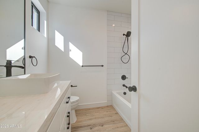 2645 E FAIRMOUNT Avenue, Phoenix, AZ 85016