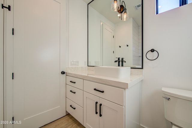 2645 E FAIRMOUNT Avenue, Phoenix, AZ 85016