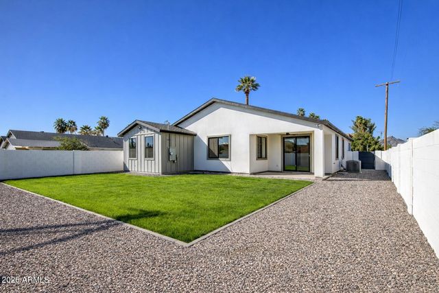 2645 E FAIRMOUNT Avenue, Phoenix, AZ 85016