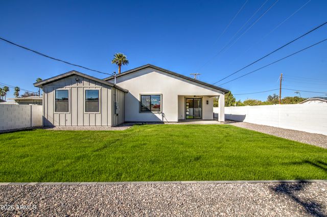 2645 E FAIRMOUNT Avenue, Phoenix, AZ 85016