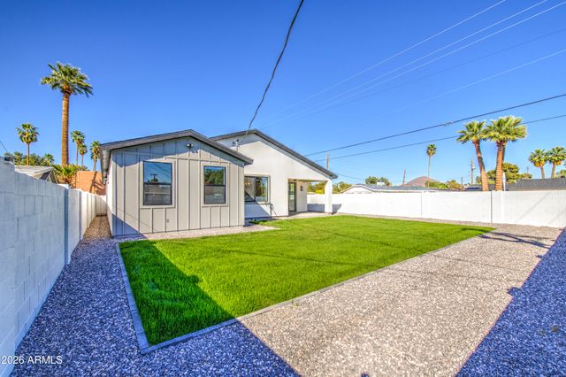 2645 E FAIRMOUNT Avenue, Phoenix, AZ 85016