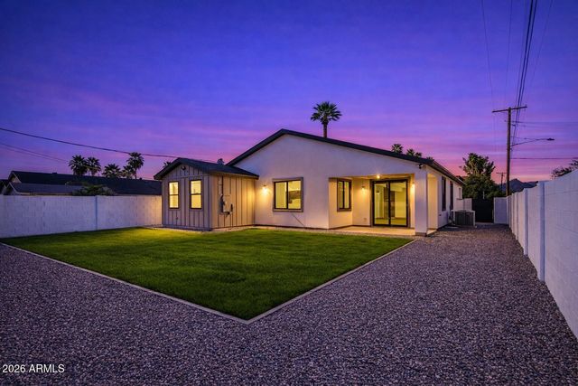 2645 E FAIRMOUNT Avenue, Phoenix, AZ 85016