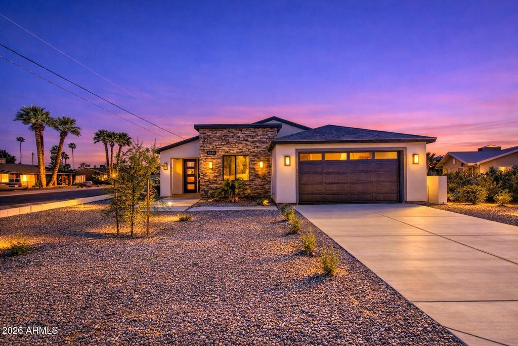 2645 E FAIRMOUNT Avenue, Phoenix, AZ 85016 — photo 2