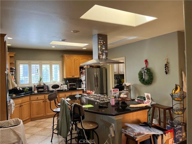 2051 N Catalina Street, Los Angeles, CA 90027