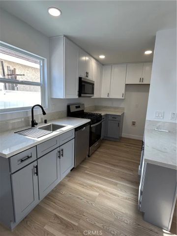2033 W Burnett Street, Long Beach, CA 90810
