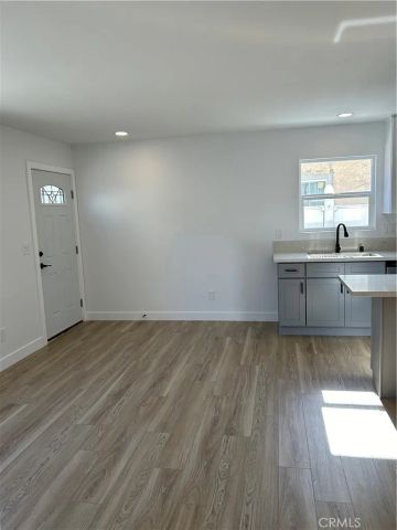 2033 W Burnett Street, Long Beach, CA 90810