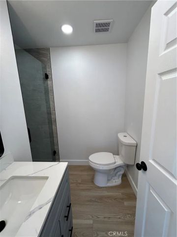 2033 W Burnett Street, Long Beach, CA 90810