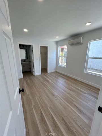 2033 W Burnett Street, Long Beach, CA 90810