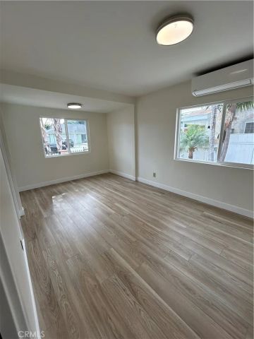 2033 W Burnett Street, Long Beach, CA 90810