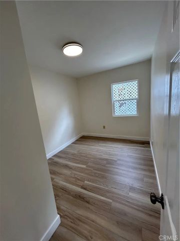 2033 W Burnett Street, Long Beach, CA 90810