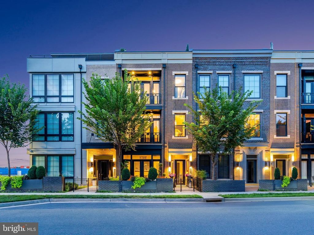 20334 NORTHPARK DR, Ashburn, VA 20147