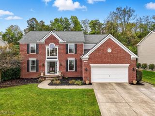 324 Troubadour Drive, Northfield, OH 44067