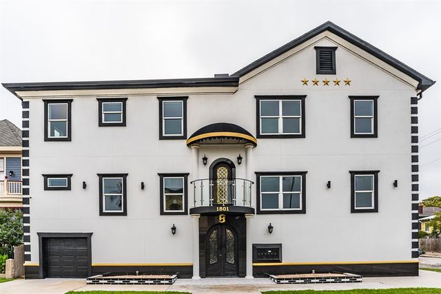 1801 Rosenberg 302, Galveston, TX 77550
