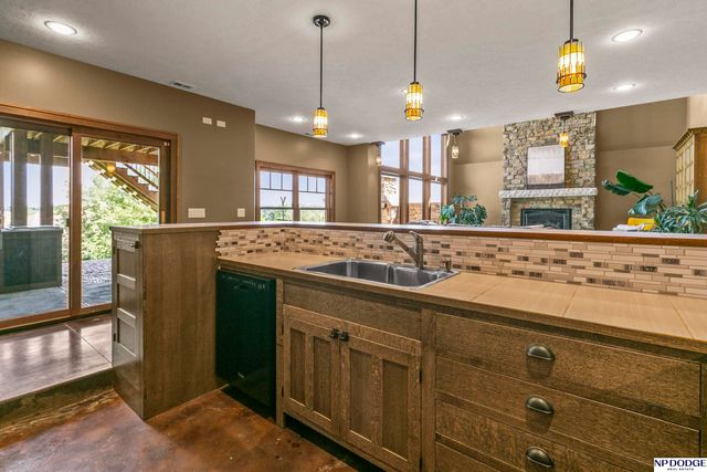 4724 Coffey Street, Papillion, NE 68133