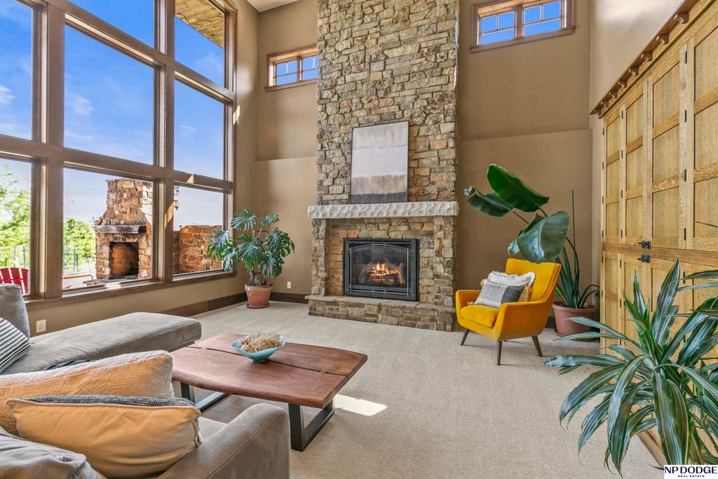 4724 Coffey Street, Papillion, NE 68133