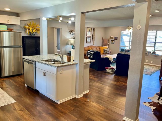 715 North Avenue, Whitesboro, TX 76273