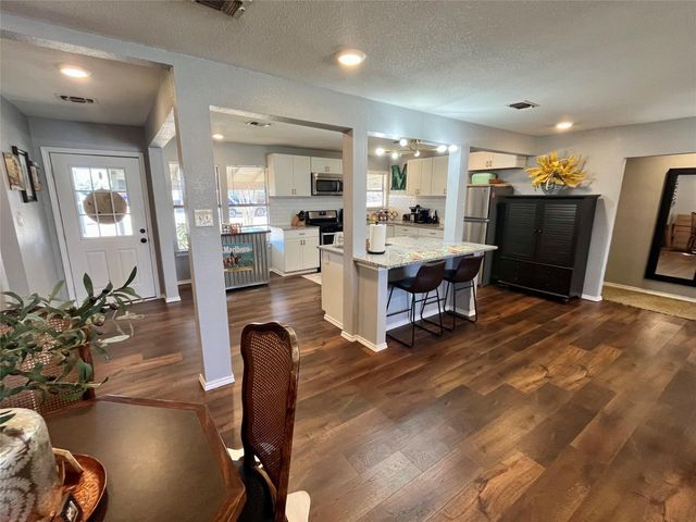 715 North Avenue, Whitesboro, TX 76273