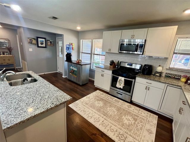 715 North Avenue, Whitesboro, TX 76273