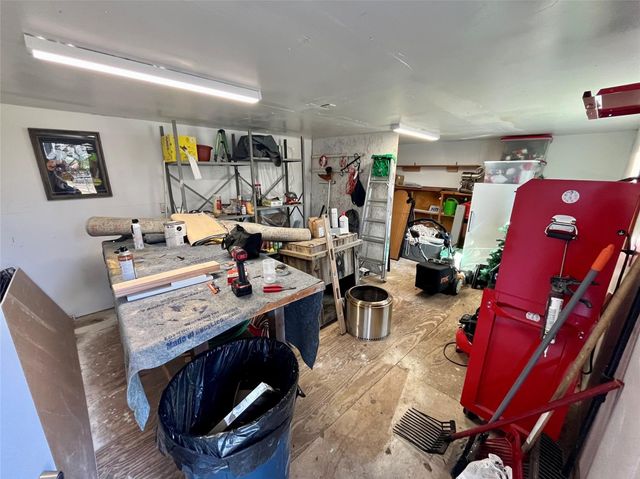 715 North Avenue, Whitesboro, TX 76273