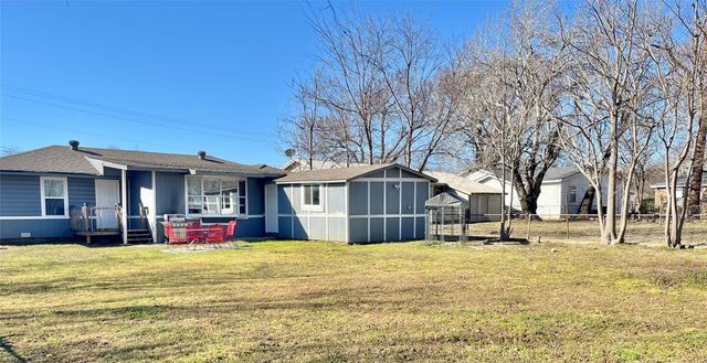 715 North Avenue, Whitesboro, TX 76273