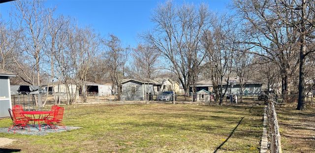 715 North Avenue, Whitesboro, TX 76273