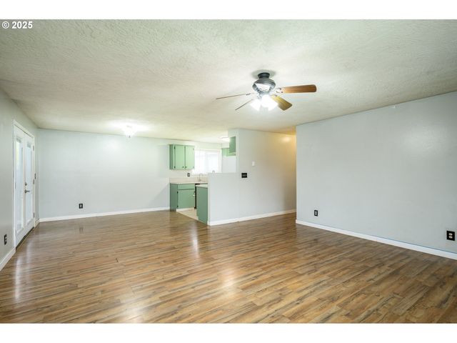 797 Ne YAMHILL St, Sheridan, OR 97378