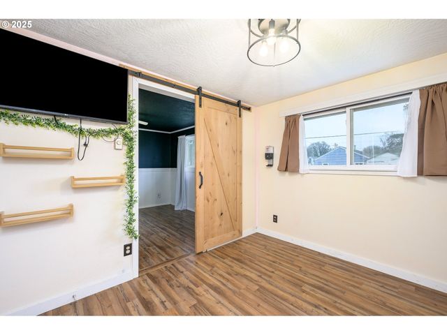 797 Ne YAMHILL St, Sheridan, OR 97378