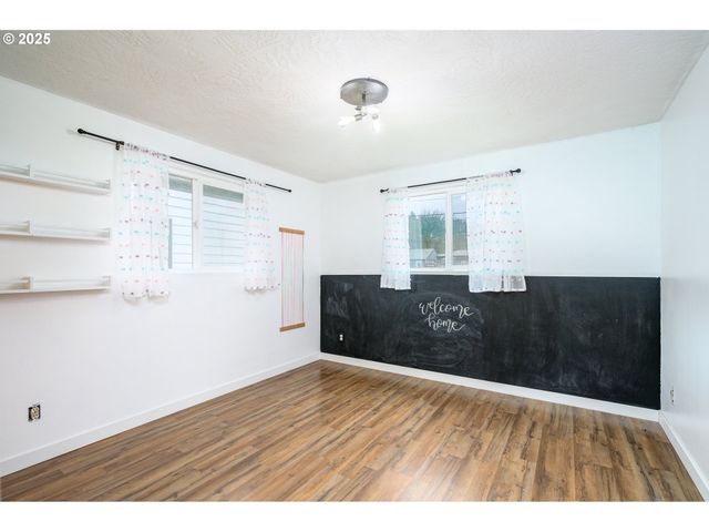 797 Ne YAMHILL St, Sheridan, OR 97378