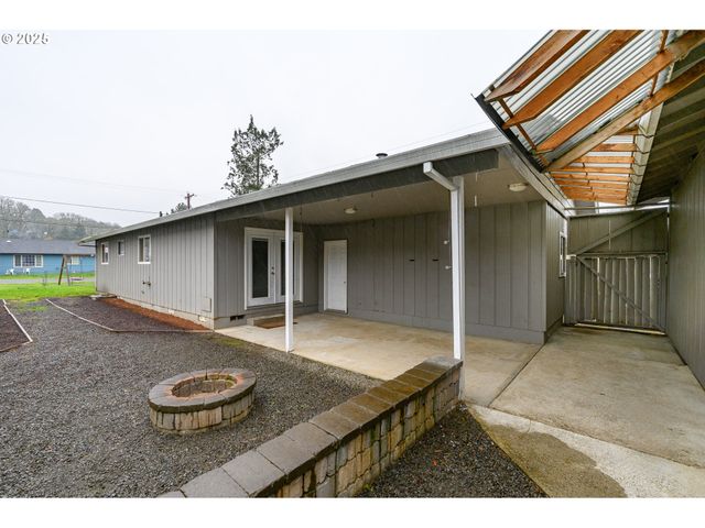 797 Ne YAMHILL St, Sheridan, OR 97378
