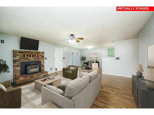 797 Ne YAMHILL St, Sheridan, OR 97378