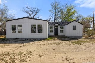 362 Avenue J, Poteet, TX 78065