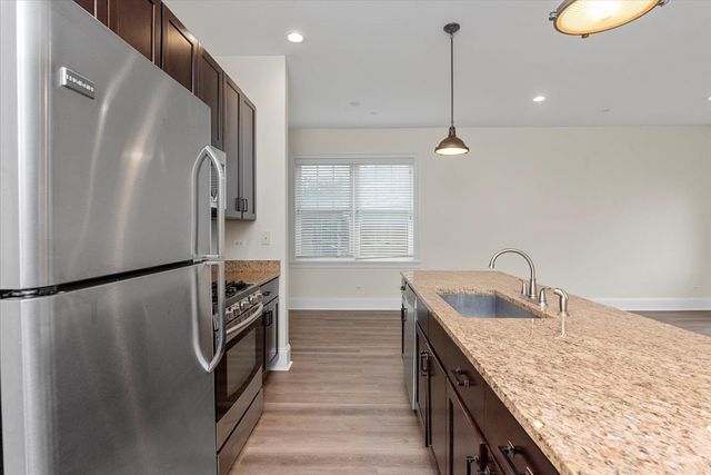 2500 Green Bay Road 403, Evanston, IL 60201