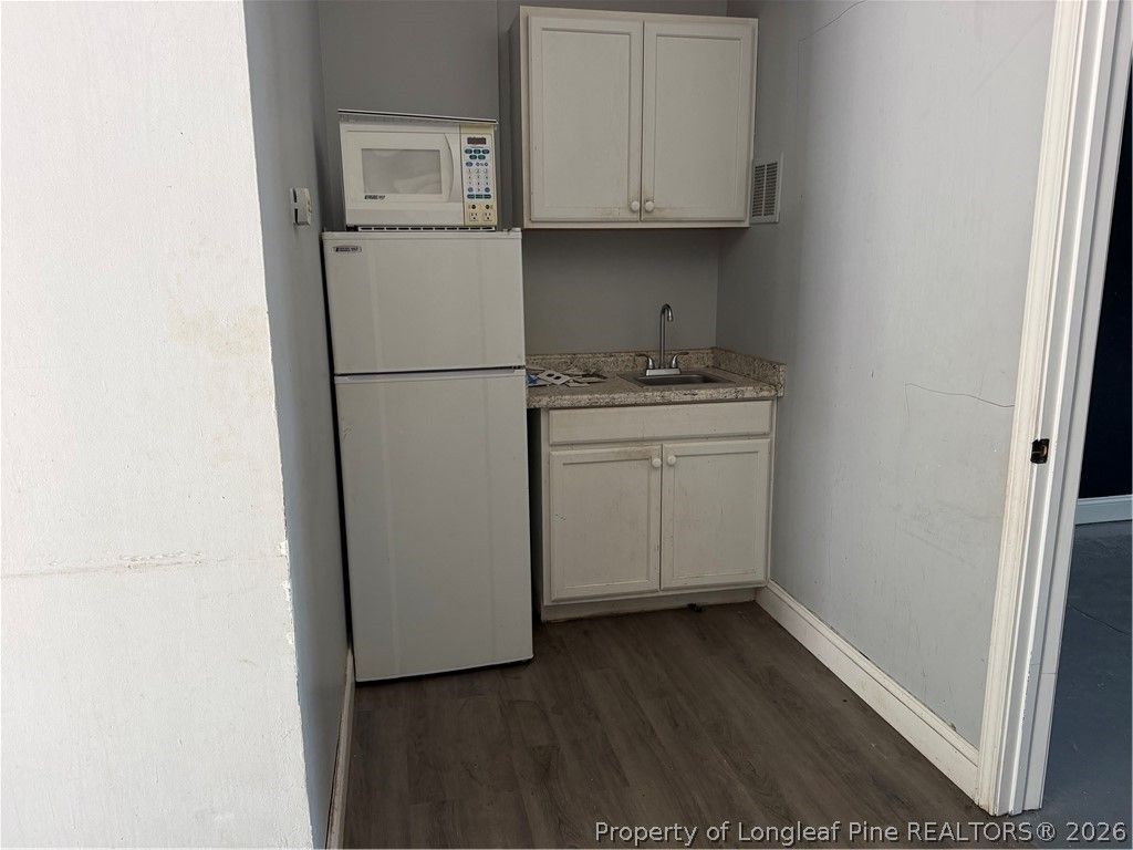 500 N Reilly Road N 110, Fayetteville, NC 28303 — photo 3