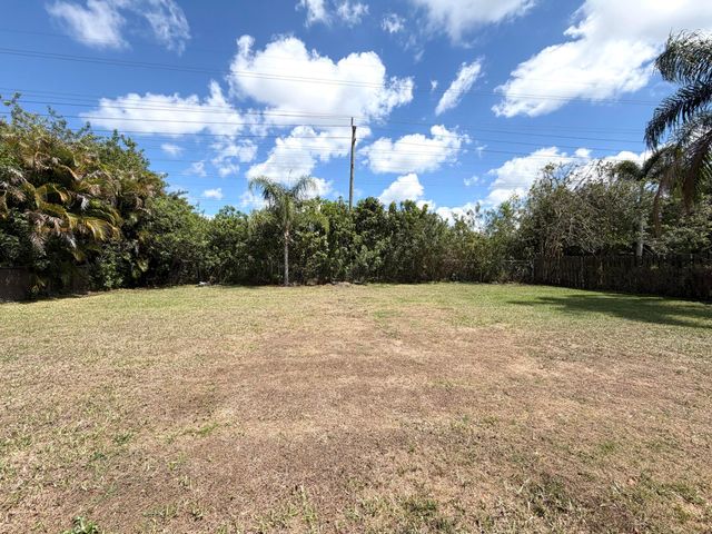 357 Las Palmas Street, Royal Palm Beach, FL 33411