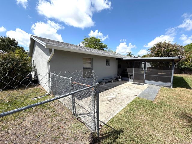 357 Las Palmas Street, Royal Palm Beach, FL 33411