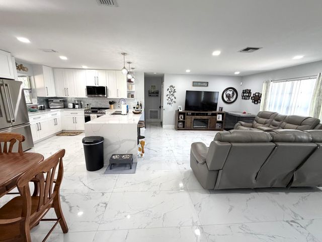 357 Las Palmas Street, Royal Palm Beach, FL 33411