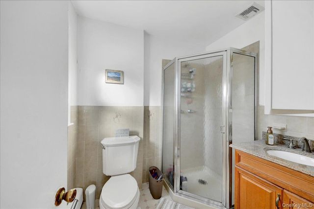 19 Storey Lane, Yonkers, NY 10710