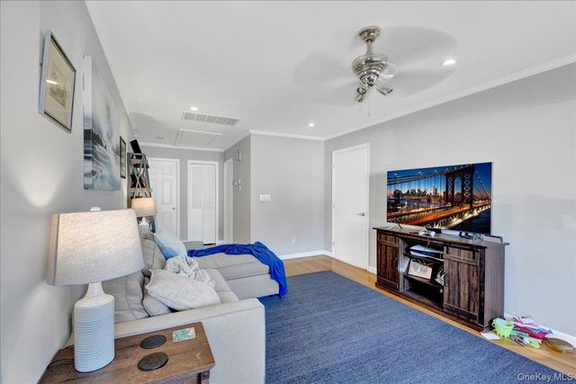 19 Storey Lane, Yonkers, NY 10710