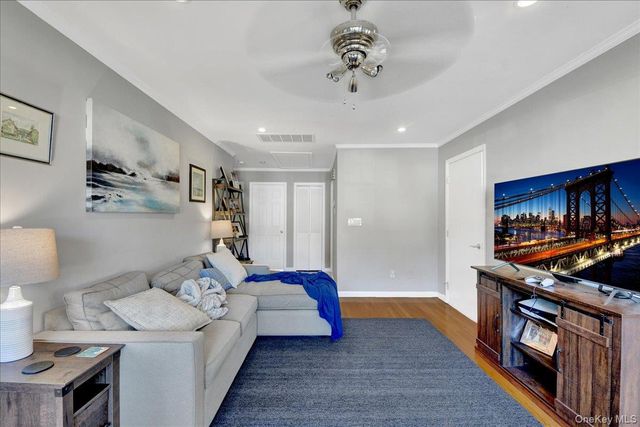 19 Storey Lane, Yonkers, NY 10710