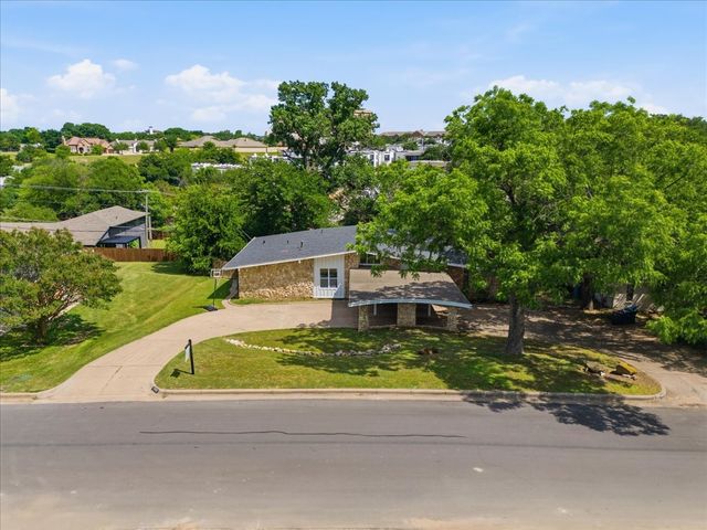 1905 Dakar Road E, Fort Worth, TX 76116