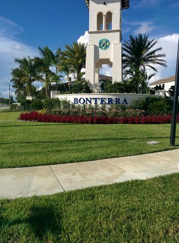 9307 W 33rd Way, Hialeah, FL 33018