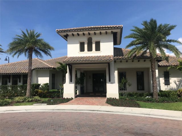 9307 W 33rd Way, Hialeah, FL 33018