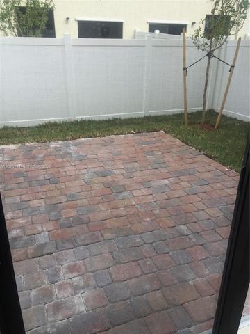 9307 W 33rd Way, Hialeah, FL 33018