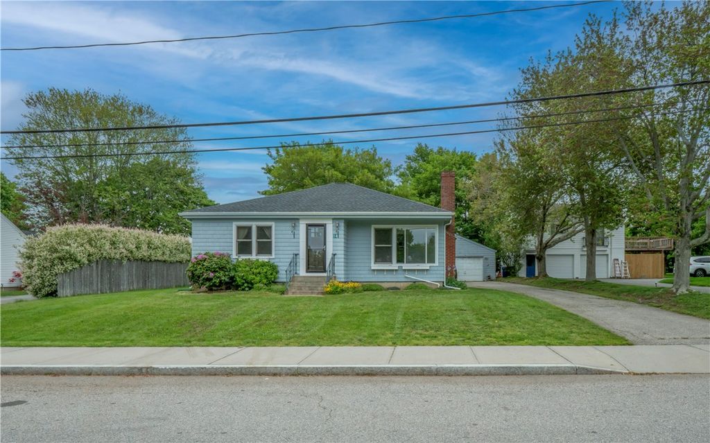 14 Dexter Street, Newport, RI 02840