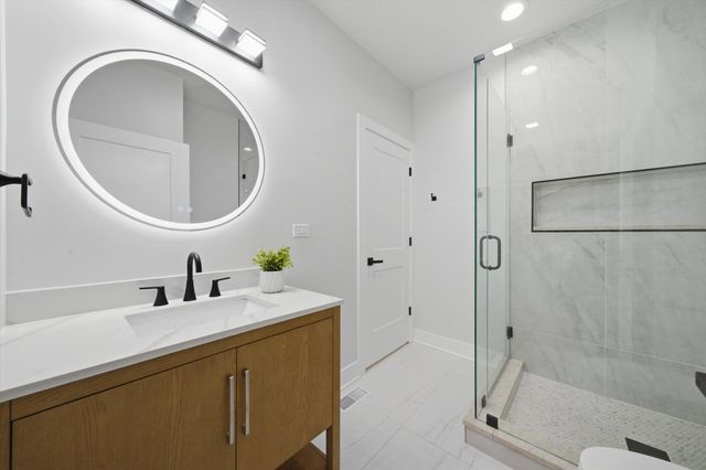1641 N Springfield Avenue, Chicago, IL 60647