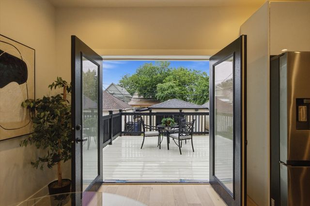 1641 N Springfield Avenue, Chicago, IL 60647