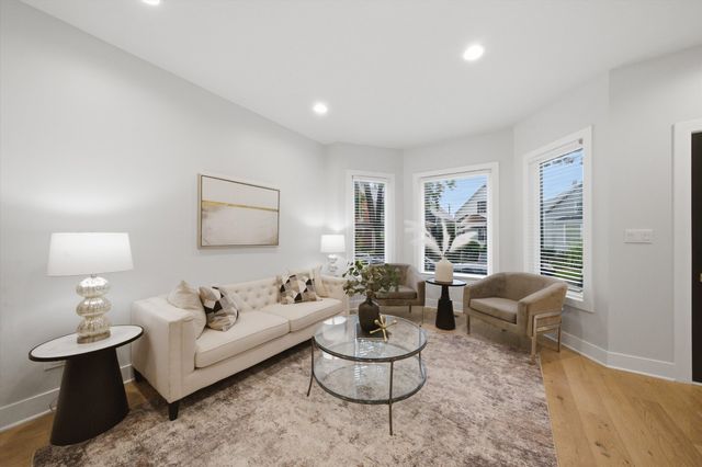 1641 N Springfield Avenue, Chicago, IL 60647