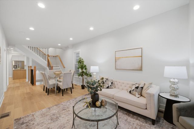 1641 N Springfield Avenue, Chicago, IL 60647