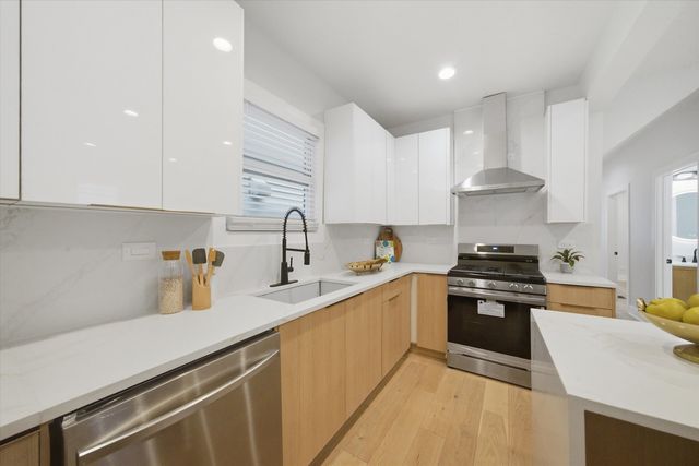 1641 N Springfield Avenue, Chicago, IL 60647